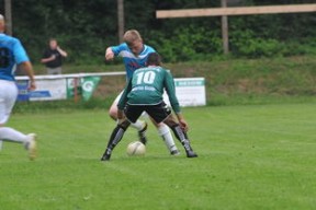 中国足球女足参加国际赛后身体恢复策略分享，中国女足队员受伤