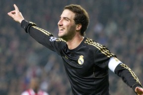 中国足球市场运营策略分析，中国足球市场发展前景