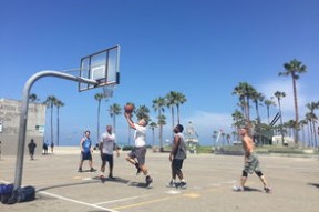 女篮姑娘拼出中国荣耀之光，女篮姑娘们