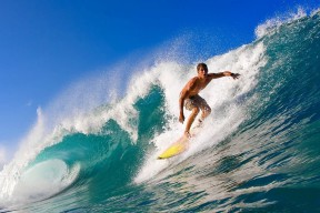 德甲各队门将传球参与进攻战术更为积极主动，德甲传奇球员