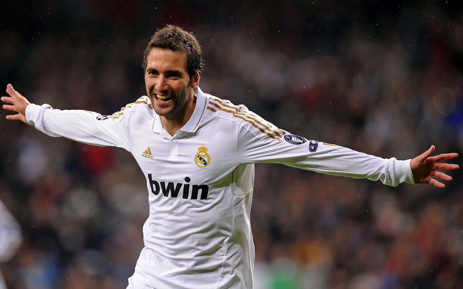 水球强碰对手希腊打出血性表现，水球比赛打架视频